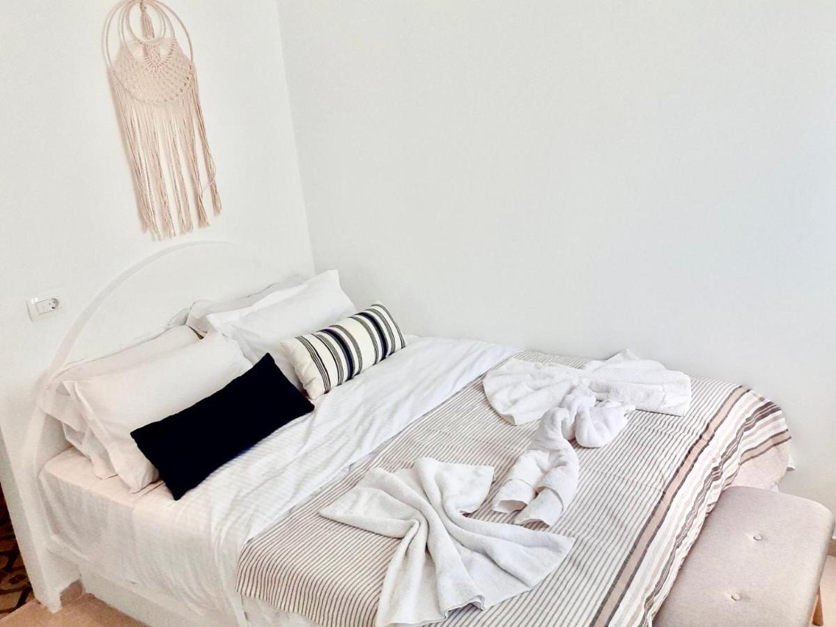 Oldtown Suites Fira Екстериор снимка