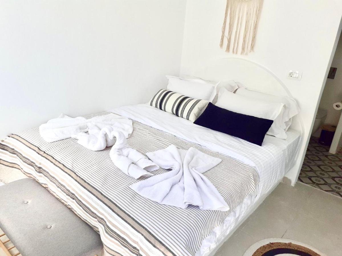 Oldtown Suites Fira Екстериор снимка