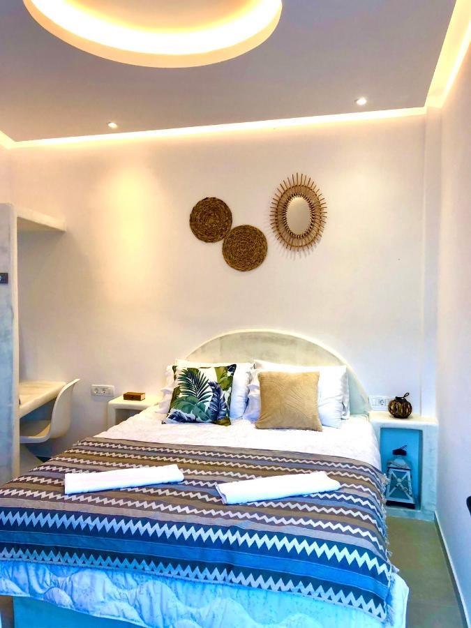Oldtown Suites Fira Екстериор снимка