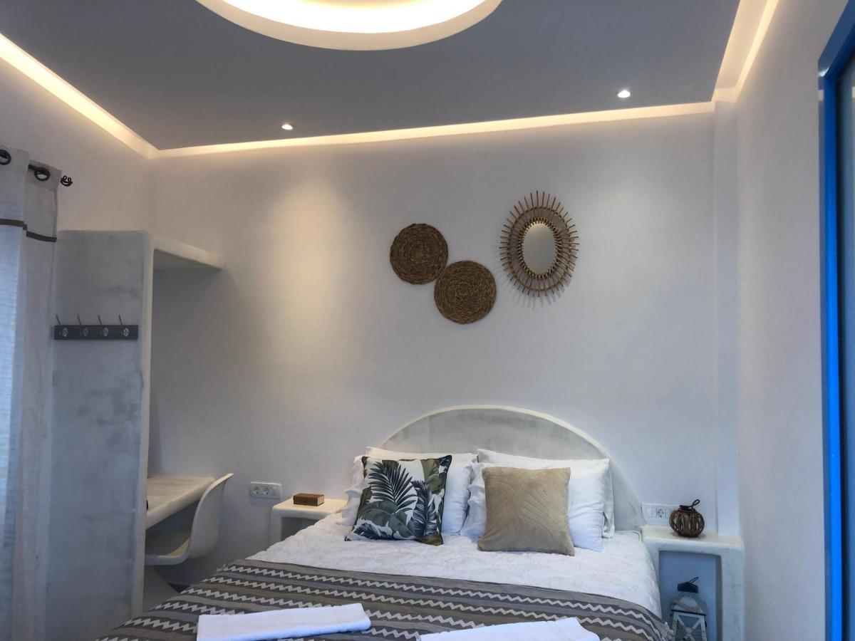 Oldtown Suites Fira Екстериор снимка