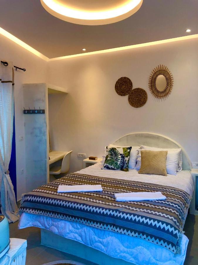 Oldtown Suites Fira Екстериор снимка