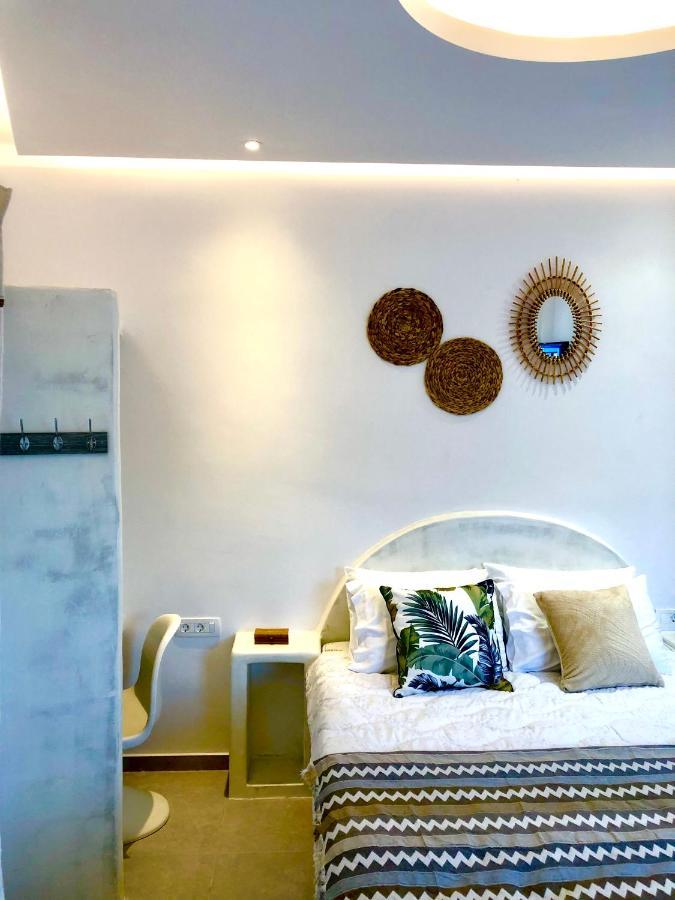 Oldtown Suites Fira Екстериор снимка
