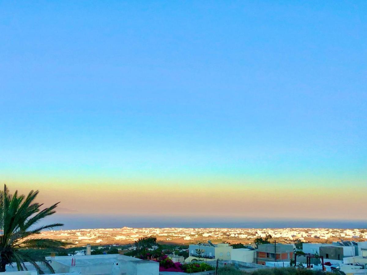 Oldtown Suites Fira Екстериор снимка