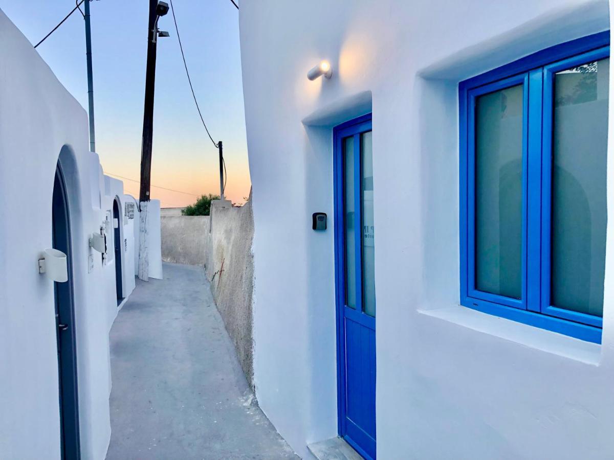 Oldtown Suites Fira Екстериор снимка