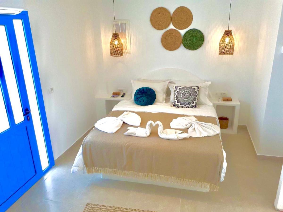 Oldtown Suites Fira Екстериор снимка