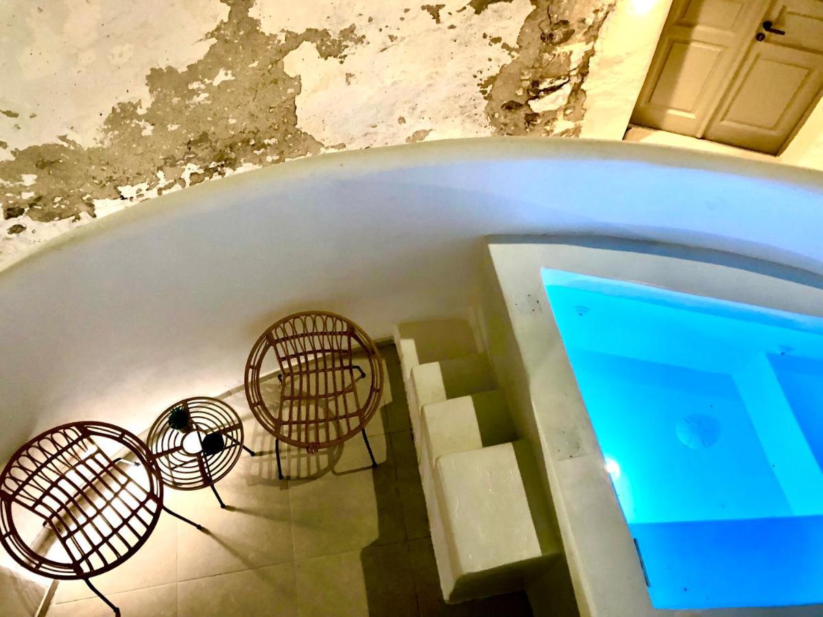 Oldtown Suites Fira Екстериор снимка