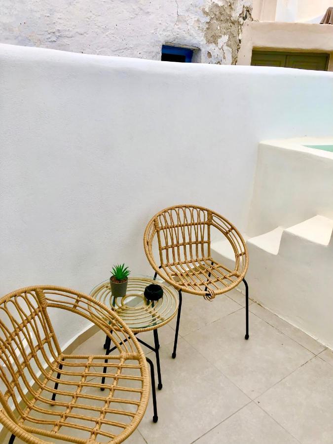 Oldtown Suites Fira Екстериор снимка